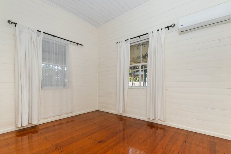 Photo - 14 Allen Street, South Townsville QLD 4810 - Image 9