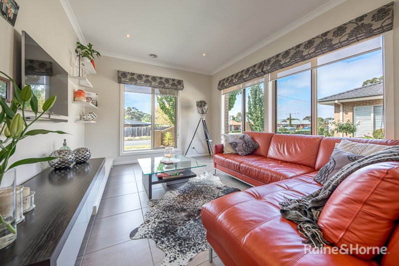 Photo - 1/4 Anderson Road, Sunbury VIC 3429 - Image 4