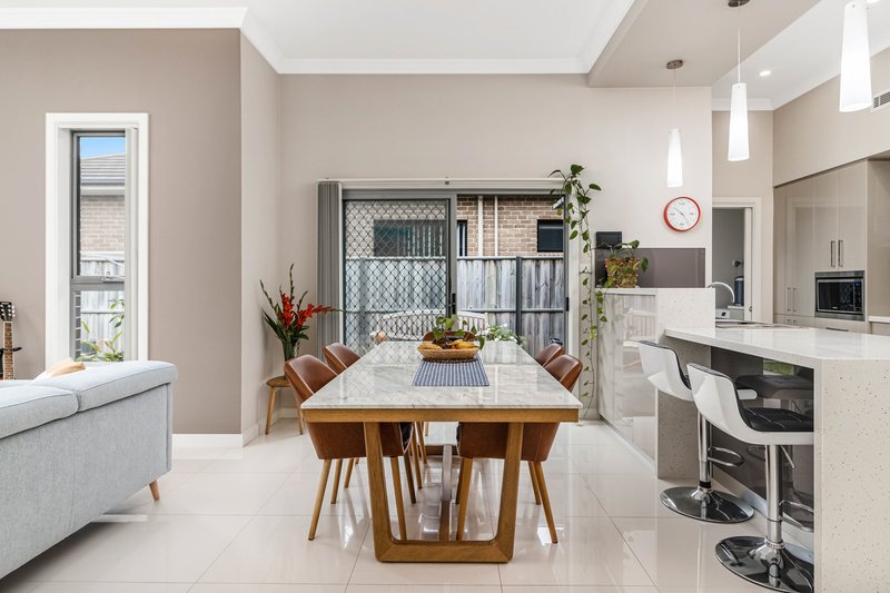 Photo - 14 Arnold Avenue, Kellyville NSW 2155 - Image 3