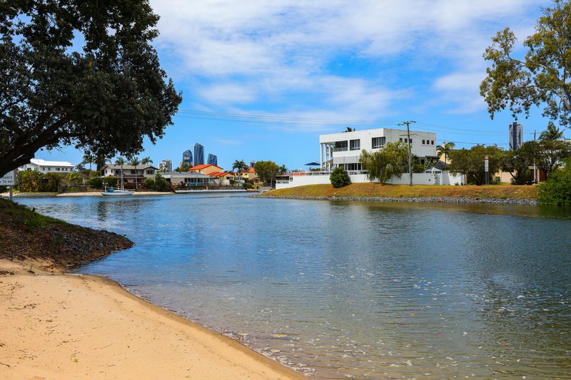 Photo - 14 Aroona Avenue, Broadbeach Waters QLD 4218 - Image 1