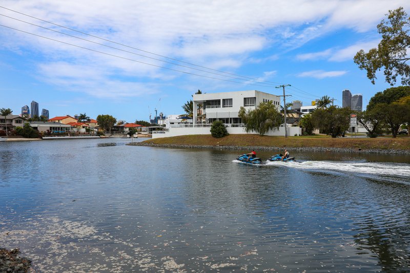 Photo - 14 Aroona Avenue, Broadbeach Waters QLD 4218 - Image 18