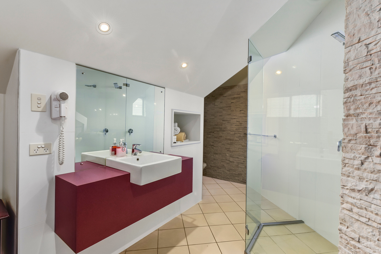 6-bedroom house at 14 Arthur Street, Penola SA 5277, Wattle Range, South Australia