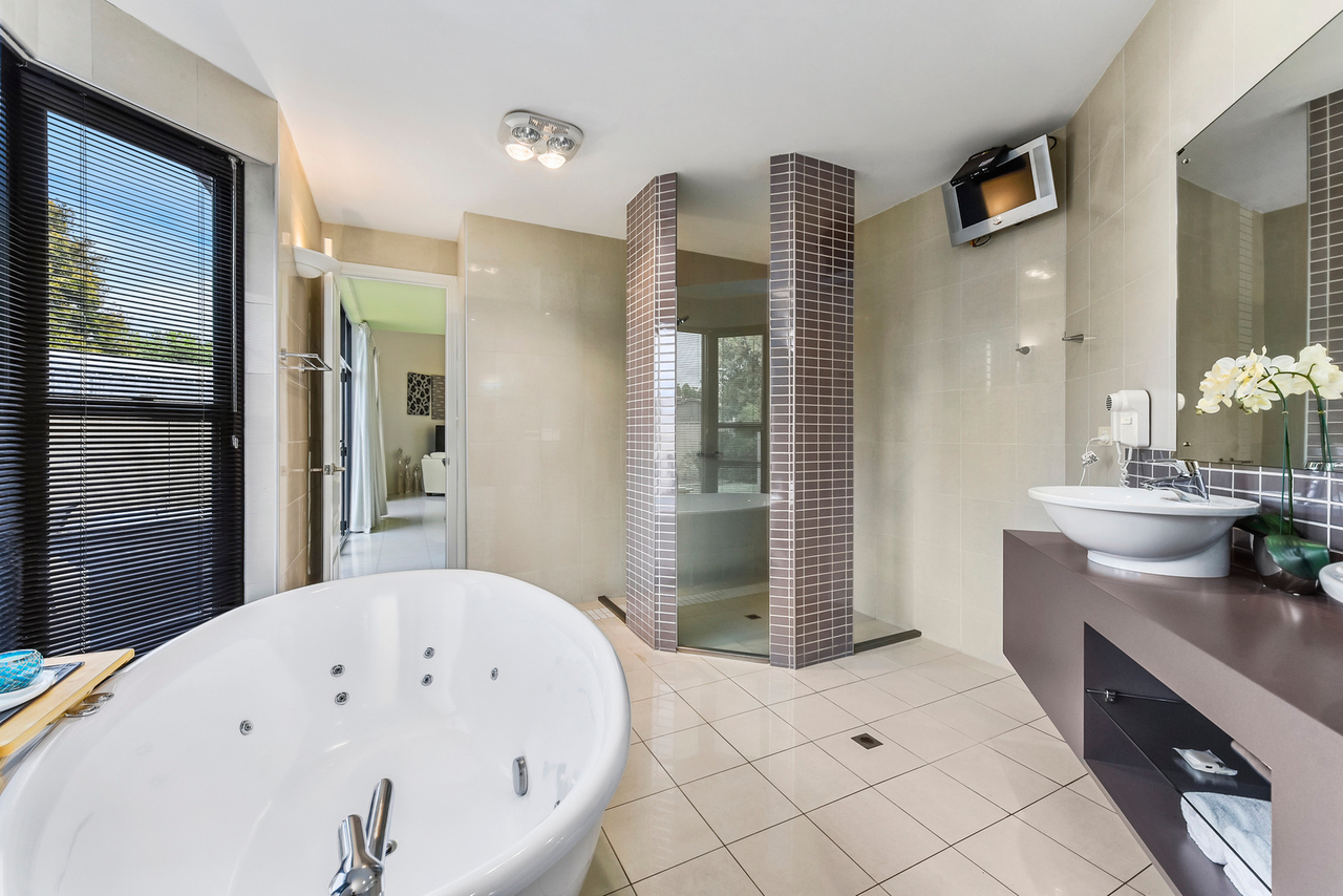 6-bedroom house at 14 Arthur Street, Penola SA 5277, Wattle Range, South Australia