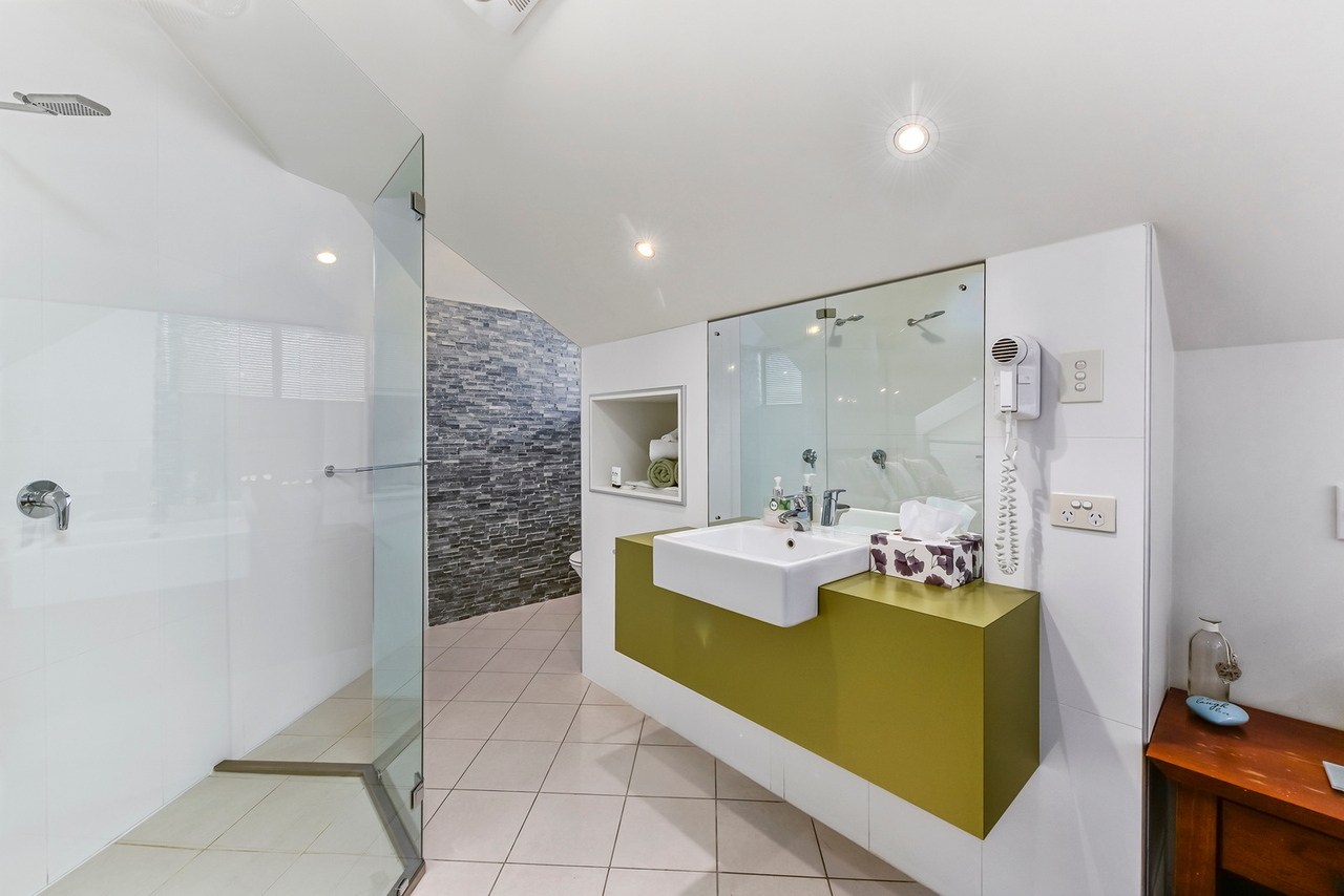 6-bedroom house at 14 Arthur Street, Penola SA 5277, Wattle Range, South Australia