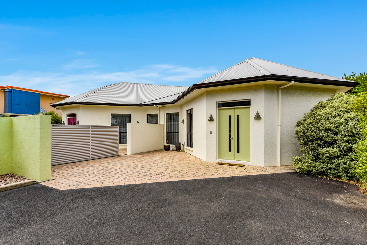 6-bedroom house at 14 Arthur Street, Penola SA 5277, Wattle Range, South Australia