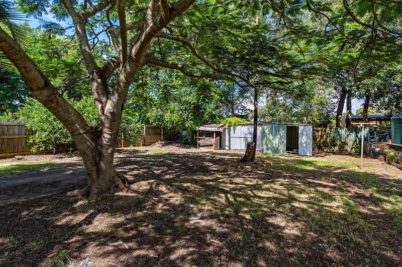 Photo - 14 Arvon Avenue, Beachmere QLD 4510 - Image 7