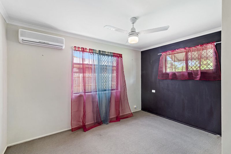 Photo - 14 Arvon Avenue, Beachmere QLD 4510 - Image 11