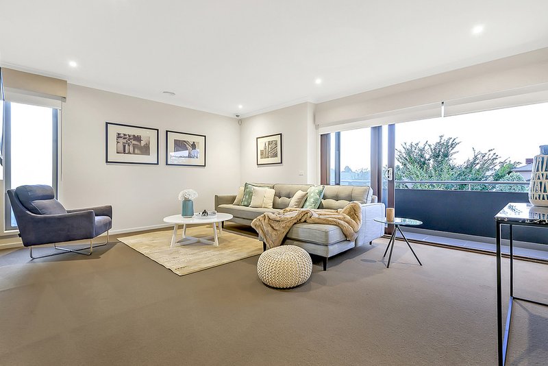 Photo - 14 Asbury Street, Craigieburn VIC 3064 - Image 15