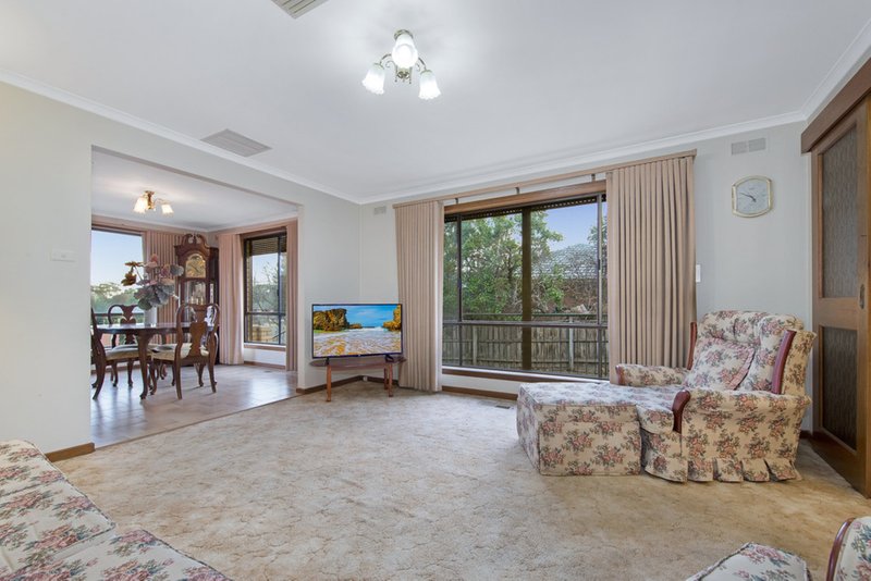 Photo - 14 Ascot Drive, Noble Park North VIC 3174 - Image 4