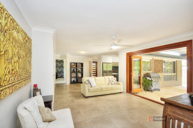 Photo - 14 Ashburton Close, Arundel QLD 4214 - Image 4