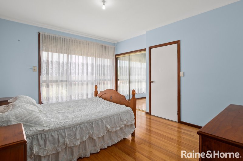 Photo - 14 Aster Close, Meadow Heights VIC 3048 - Image 9