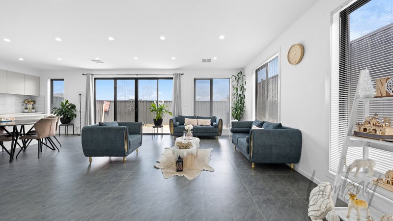 Photo - 14 Austral Street, Beveridge VIC 3753 - Image 4