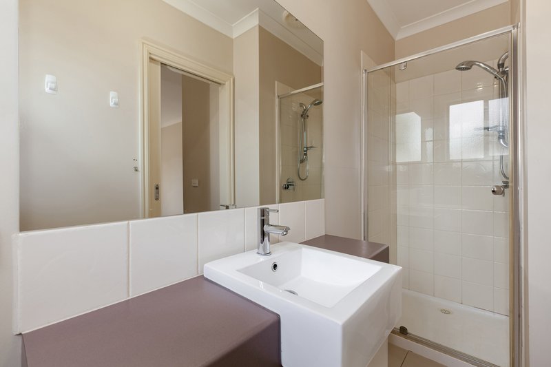 Photo - 14 Australis Drive, Wallan VIC 3756 - Image 4