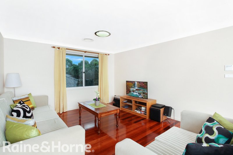 Photo - 14 Aylsford Street, Stanhope Gardens NSW 2768 - Image 6