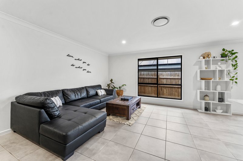 Photo - 14 Bae Street, Logan Reserve QLD 4133 - Image 14