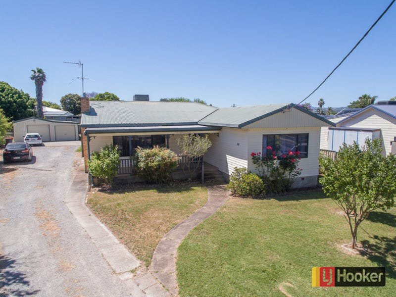 14 Baird Crescent, South Tamworth NSW 2340