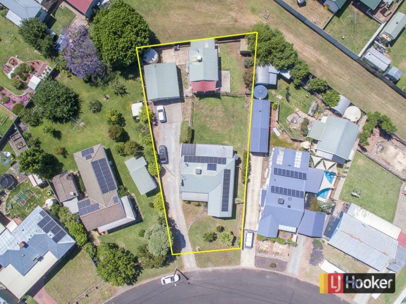 Photo - 14 Baird Crescent, South Tamworth NSW 2340 - Image 2