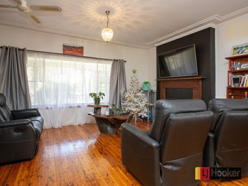 Photo - 14 Baird Crescent, South Tamworth NSW 2340 - Image 8