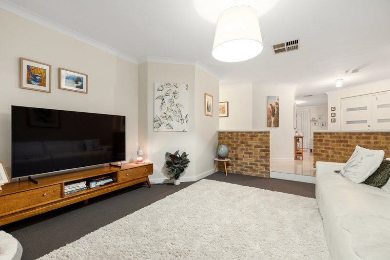 Photo - 14 Balbiri Close, Wilson WA 6107 - Image 9