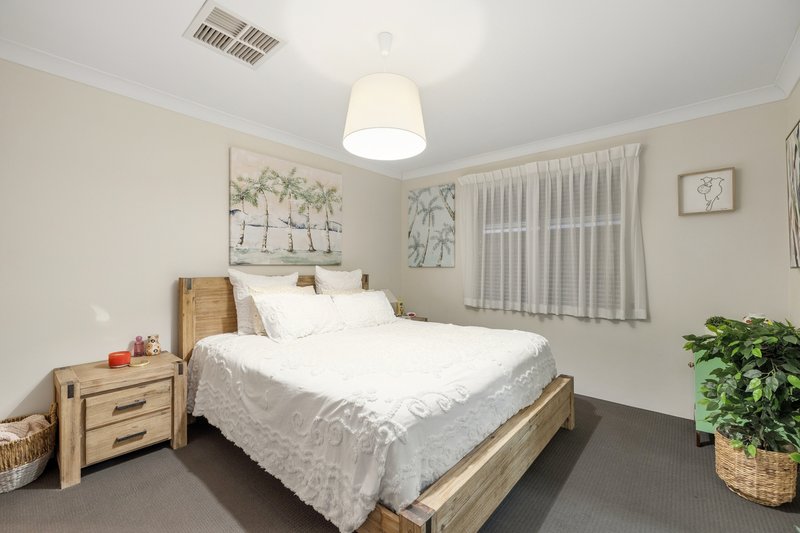 Photo - 14 Balbiri Close, Wilson WA 6107 - Image 11