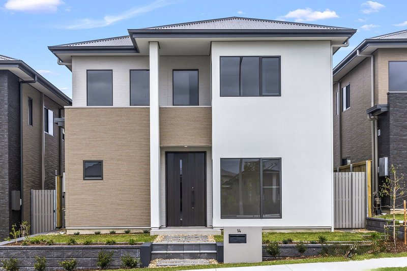 Photo - 14 Ballandean Boulevard, Gledswood Hills NSW 2557 - Image 1