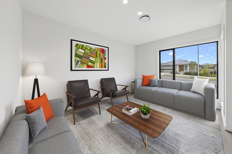 Photo - 14 Ballandean Boulevard, Gledswood Hills NSW 2557 - Image 2