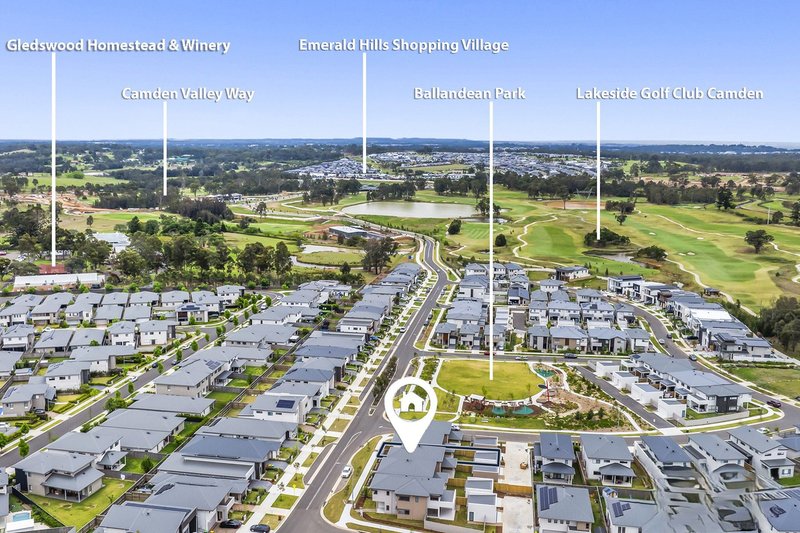 Photo - 14 Ballandean Boulevard, Gledswood Hills NSW 2557 - Image 9