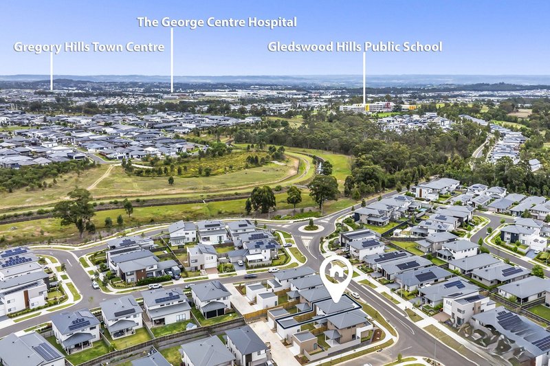 Photo - 14 Ballandean Boulevard, Gledswood Hills NSW 2557 - Image 10