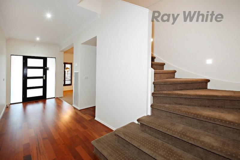 Photo - 14 Banbury Street, Point Cook VIC 3030 - Image 2