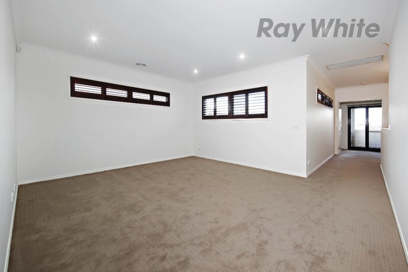 Photo - 14 Banbury Street, Point Cook VIC 3030 - Image 8