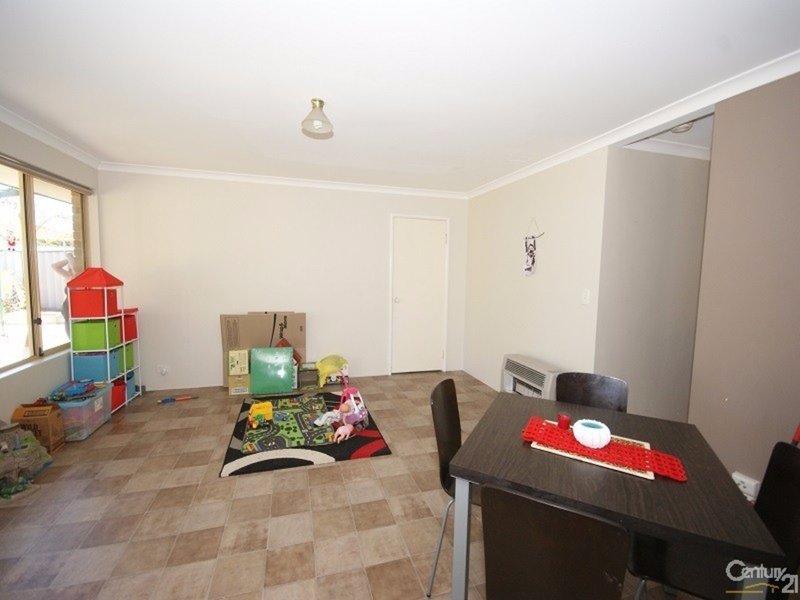 Photo - 14 Bandera Close , Warnbro WA 6169 - Image 6