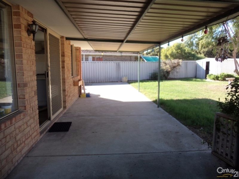 Photo - 14 Bandera Close , Warnbro WA 6169 - Image 14