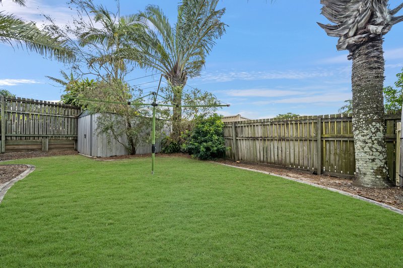 Photo - 14 Bannockburn Crescent, Parkinson QLD 4115 - Image 7