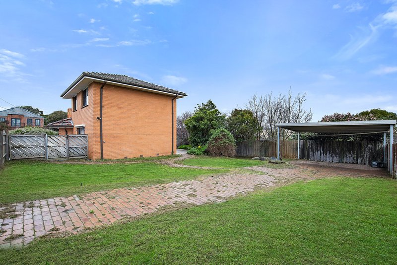 Photo - 14 Barbara Avenue, Glen Waverley VIC 3150 - Image 10