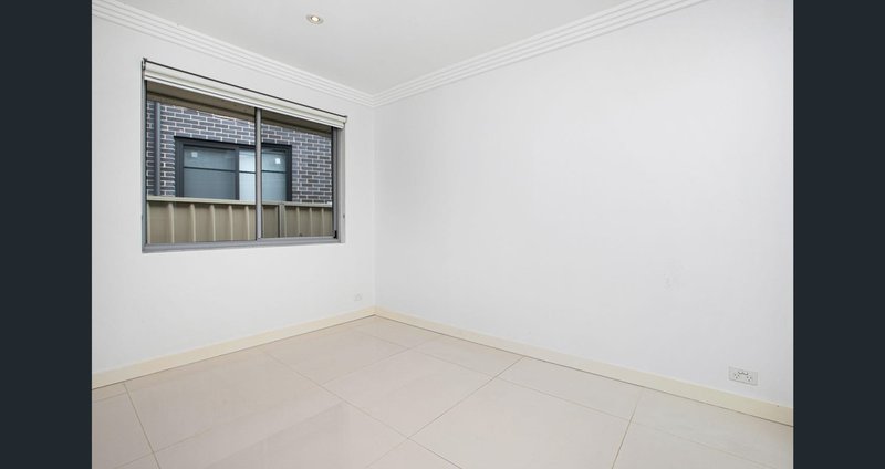 Photo - 14 Barbara Crescent, Merrylands NSW 2160 - Image 5