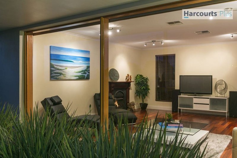 Photo - 14 Barndoo Street, Hallett Cove SA 5158 - Image 5