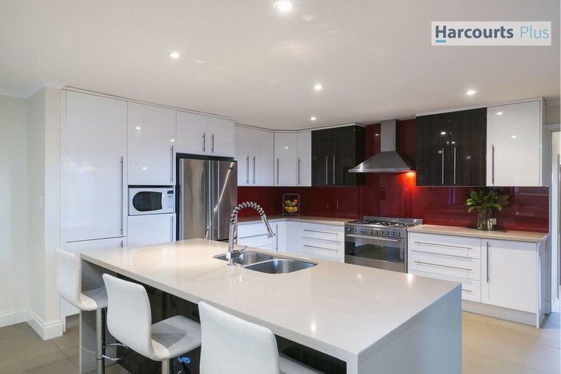 Photo - 14 Barndoo Street, Hallett Cove SA 5158 - Image 6