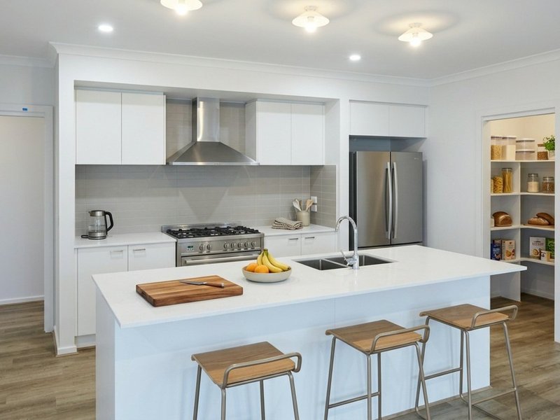 Photo - 14 Basil Drive, Wallan VIC 3756 - Image 2