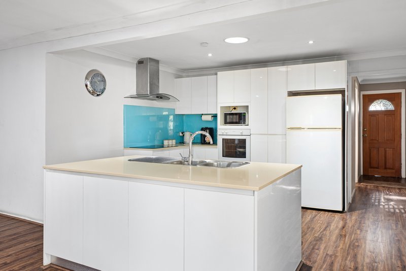 Photo - 14 Bayley Road, South Penrith NSW 2750 - Image 3