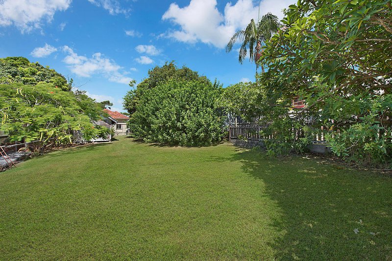 Photo - 14 Bayview Road, Brighton QLD 4017 - Image 11