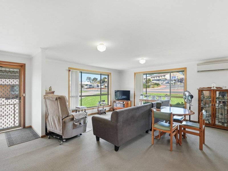 Photo - 1/4 Beach Road, Margate TAS 7054 - Image 4