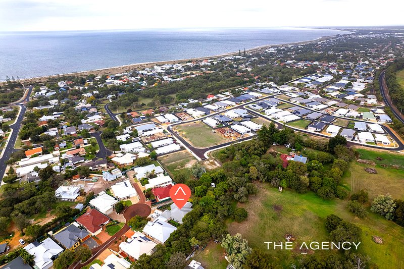 Photo - 14 Beachgrove Place, Geographe WA 6280 - Image 3