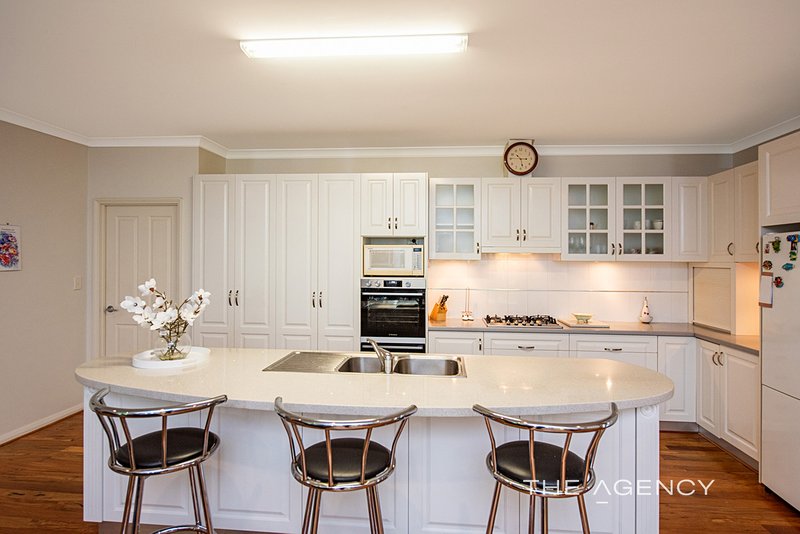 Photo - 14 Beachgrove Place, Geographe WA 6280 - Image 9