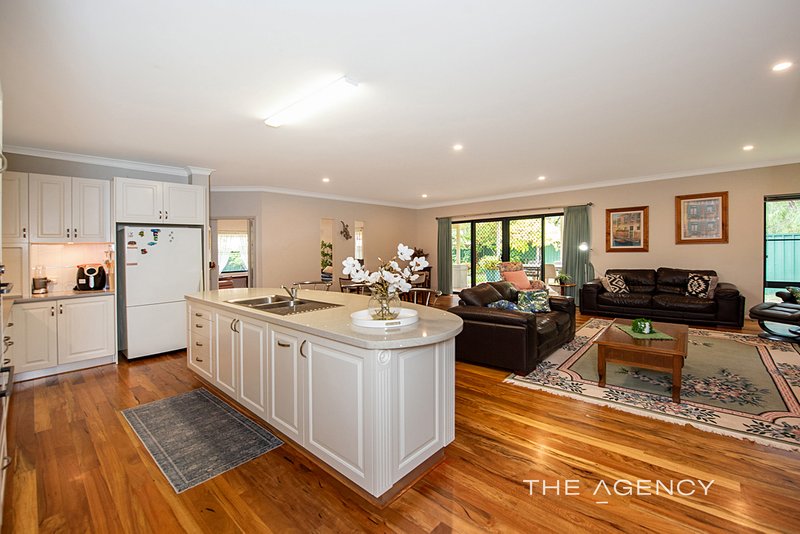Photo - 14 Beachgrove Place, Geographe WA 6280 - Image 14