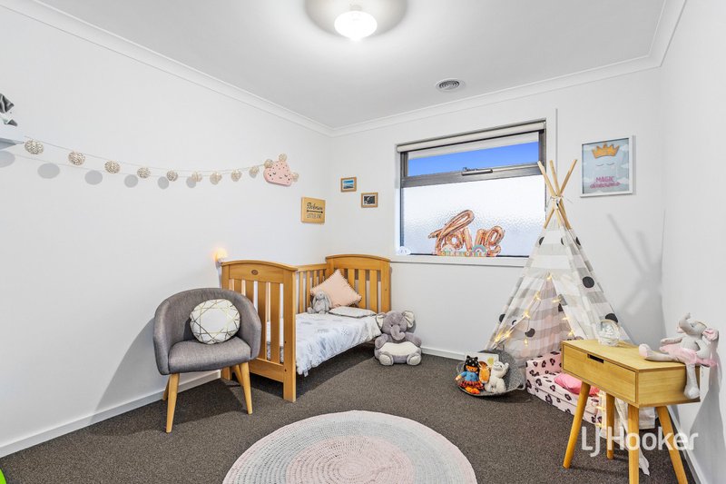 Photo - 14 Beatrix Street, Point Cook VIC 3030 - Image 12