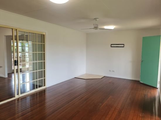 Photo - 14 Beerwah Street, Landsborough QLD 4550 - Image 7