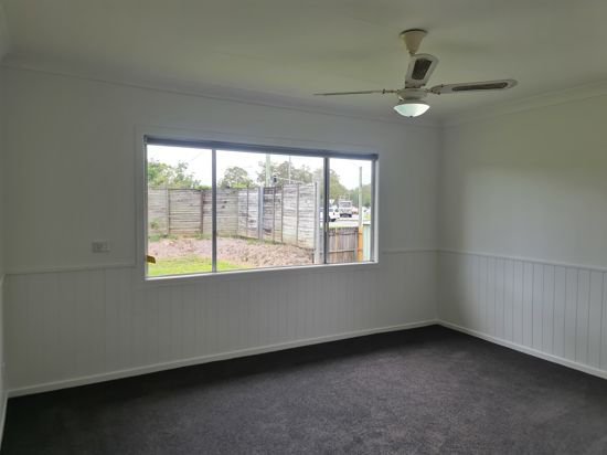 Photo - 14 Beerwah Street, Landsborough QLD 4550 - Image 11