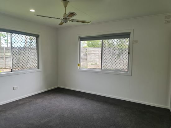 Photo - 14 Beerwah Street, Landsborough QLD 4550 - Image 15