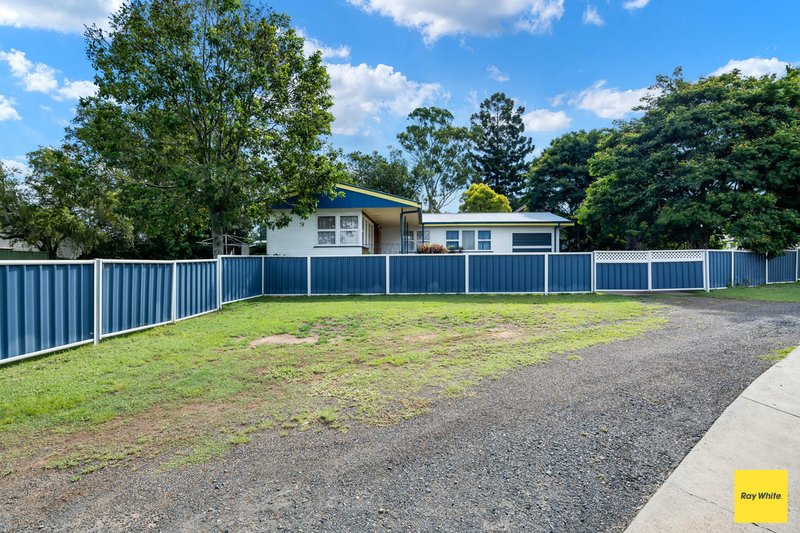 Photo - 14 Bellambi Street, Toogoolawah QLD 4313 - Image 15