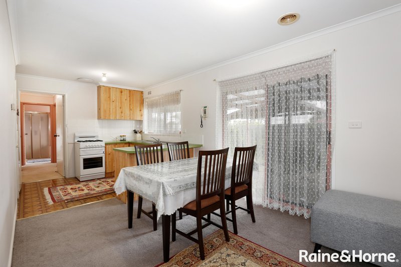 Photo - 14 Bellbrae Court, Meadow Heights VIC 3048 - Image 5